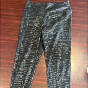 Snake print pink leggings